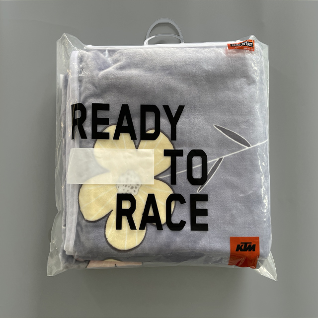 再（zài）生塑（sù）料手拎（līn）袋