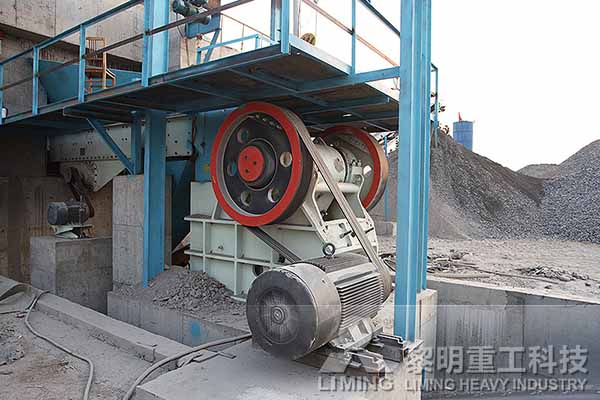 骚片AV蜜桃精品一区重工今日(rì)講解:石料生產(chǎn)線中顎式破碎機維護(hù)問題